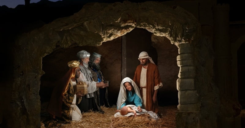 29980-12349-Nativity_BirthJesus.1200w.tn_.800w.tn_.jpg