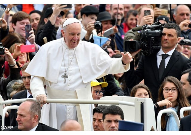 paus dan harapan.jpg